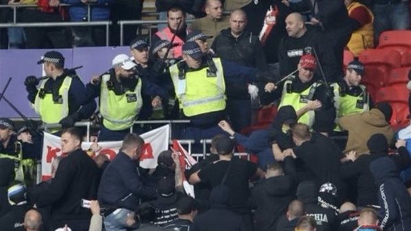 اشتباك جماهير المجر