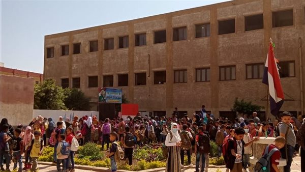 كثافات طلابية بالمدارس