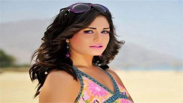 الفنانة منة فضالي