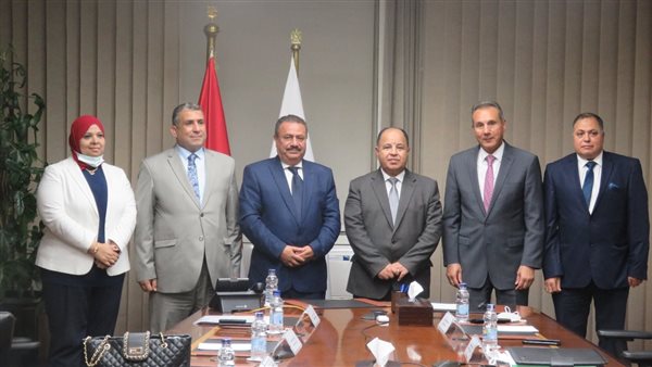 في أثناء توقيع التعاون