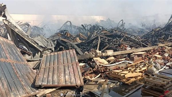 حريق في مصنع 