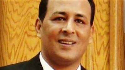 إجابة السؤال بـ 1200 جنيه.. أستاذ بكلية الحقوق جامعة المنيا يكافئ الطلاب بمبالغ مالية: طريقة نتبعها منذ 7 أعوام