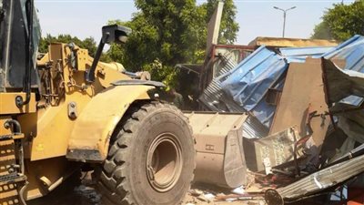 محافظ أسوان: إزالة 25 كشكًا بحديقة السلام وتعويض 19 حالة بمحلات بديلة 