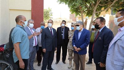 نائب محافظ المنيا يتحدث عن مشروعات حياة كريمة داخل قرية معصرة ملوي