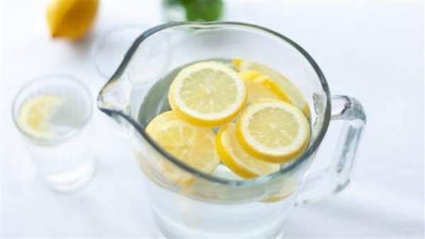 فوائد الماء الدافئ والليمون على الريق للتخسيس والتخلص من الكرش