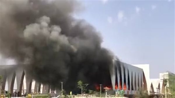 جانب من الحريق