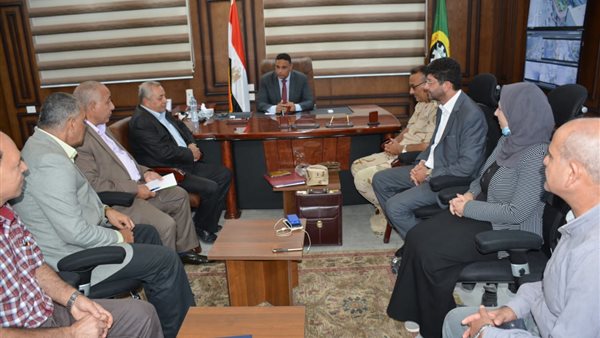 اجتماع المحافظ ووفد