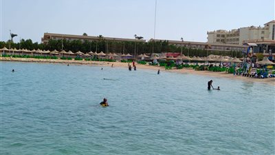 هلّت نسمات الشتاء.. شواطئ الغردقة خالية من المصطافين| صور وفيديو