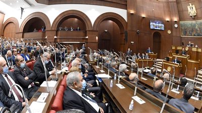 برلماني يقترح إلغاء نظام الفترتين وإجازة يوم السبت بالمدارس 