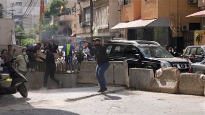 6 قتلى وقرابة 60 مصابا.. رصاص وآر بي جي في شوارع بيروت
