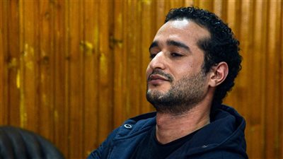 الدولة تطالب أحمد دومة بسداد 6 ملايين جنيه غرامات للإفراج عنه شرطيا