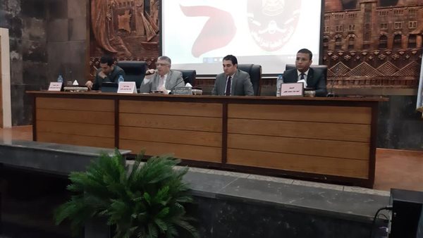 وزير التنمية المحلية