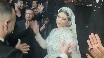 بث مباشر.. أفشة يرقص مع زوجته في حفل زفافهما على أغاني المطرب حودة بندق 