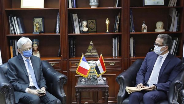 وزير السياحة يستقبل