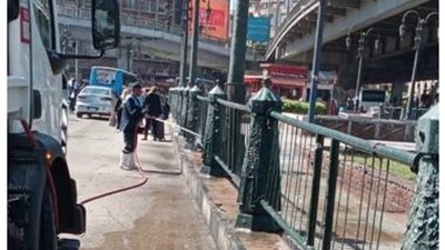 غسيل وتطهير ميدان رمسيس ضمن حملة نظافة مكبرة لشوارع القاهرة | صور 