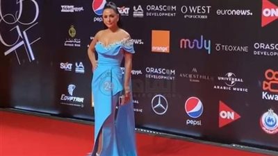 الشقيقتان دانا وميس حمدان يخطفن الأنظار في ثاني أيام مهرجان الجونة السينمائي |فيديو 