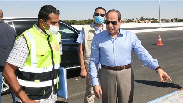 السيسي يتوقف لمناقشة