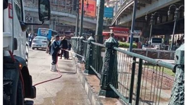 غسيل وتطهير شارع