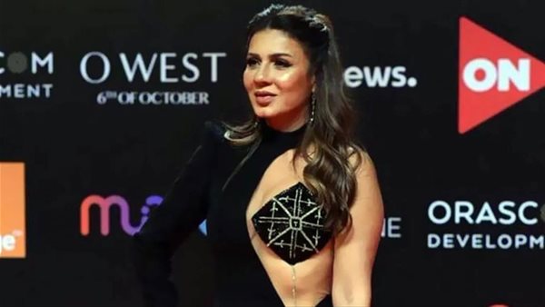 الفنانة نجلاء بدر