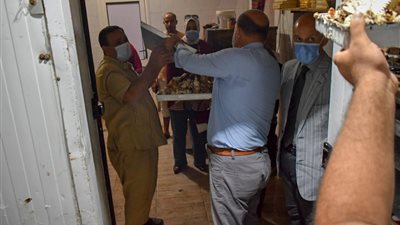 غلق مصنعين وإعدام 1.5 طن حلوى ومنتجات ألبان فاسدة بالشرقية | صور