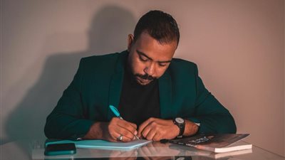 أحمد السعدي يشارك في معرض الكتاب 2022 بالديوان الثالث