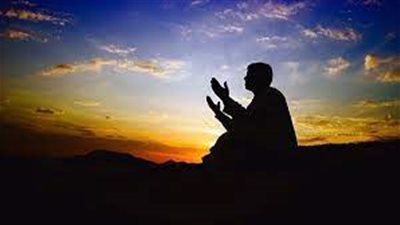 دعاء إذا ردده الإنسان تقضى حاجته فورًا.. حافظ عليه