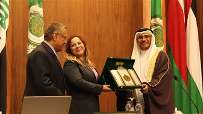 البرلمان العربي يكرم النائبة وفاء البقالي لجهودها في دعم العمل العربي المشترك