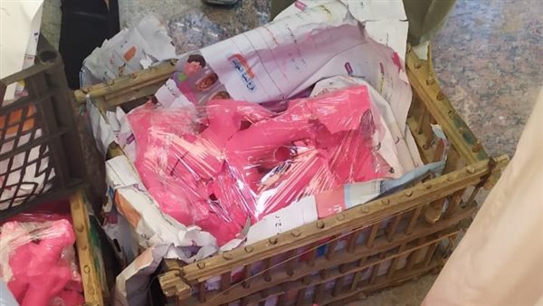 جانب من الحلوى الفاسدة