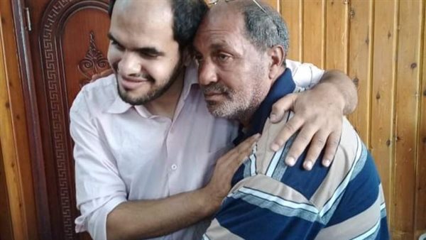 محمد إبراهيم مع والده
