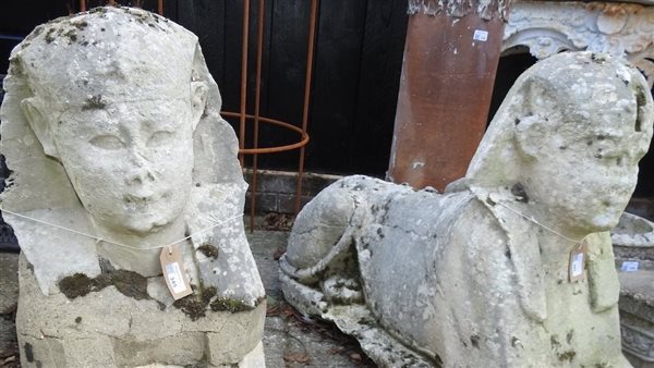 تمثالا أبو الهول