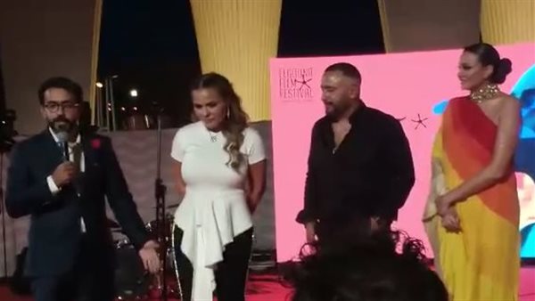 مها الصغير وشقيقها