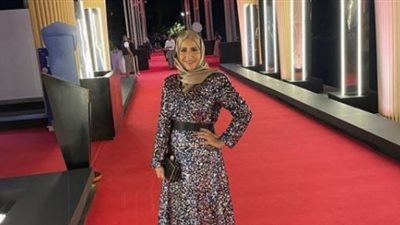 بعدما خطفت الأنظار على ريد كاربت مهرجان الجونة.. من هي المحجبة نادين سمرة؟