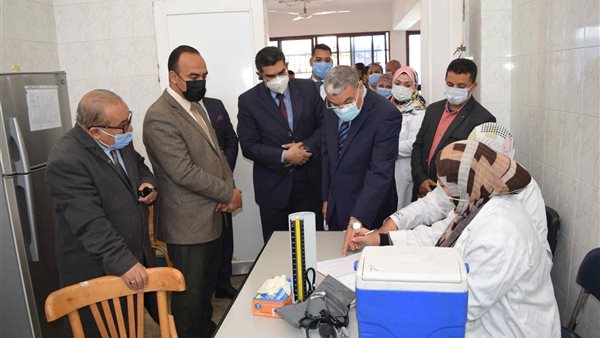 التطعيم بلقاح فيروس