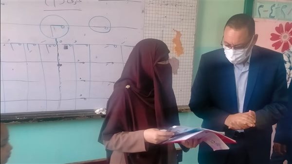 جولة المحافظ بمدرسة