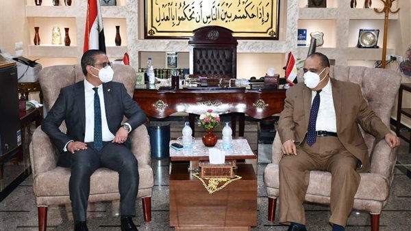 محافظ الفيوم يزور