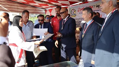 نقيب العاملين بالبترول يدعو الآلاف إلى التحلي بالروح الرياضية لزيادة الإنتاج