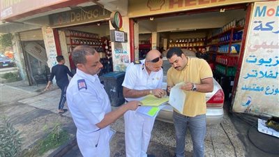 جهاز القاهرة الجديدة يغلق عددًا من المحلات التجارية لتغيير نشاطها