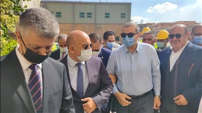 وزير القوى العاملة يتفقد مصنع إكسون موبيل للزيوت بالعاشر من رمضان