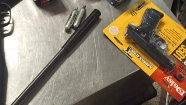 المضبوطات بحوزة رجال