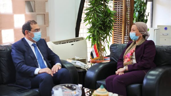 وزيرا البيئة والبترول