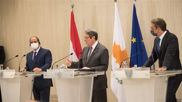 قمة ثلاثية بين مصر