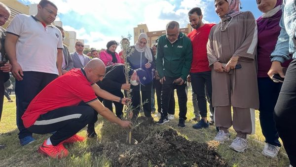 رئيس جامعة طنطا يشارك