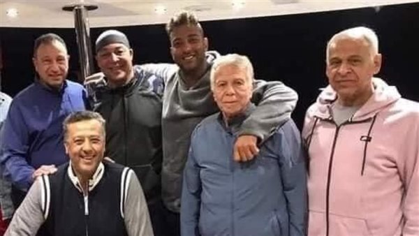 ميدو برفقة حسن حمدي