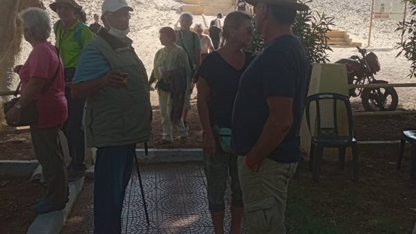 وفد سياحي يزور آثار