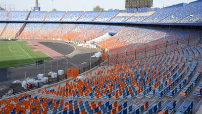 خلو المدرجات في مباراة أوغندا والسنغال من الجماهير (فيديو)