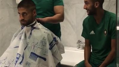 آخرهم زياش وساسي.. إبراهيم الصغير “شؤم” على نجوم الكرة (صور)