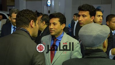 وزير الرياضة يتفقد ستاد القاهرة الدولي قبل مباراة منتخب مصر وجنوب إفريقيا