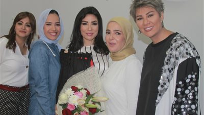 منى عبدالغنى ومفيدة شيحة تحتفلان بعيد ميلاد سهير جودة في “الستات مايعرفوش يكدبوا” (صور)