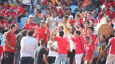 ستاد القاهرة كامل العدد قبل قمة مصر وجنوب إفريقيا في “كان 2019” ( فيديو و صور)