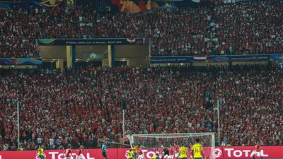 الجماهير تهاجم لاعبي منتخب مصر والجهاز الفني بعد الخروج أمام جنوب إفريقيا من “كان 2019”